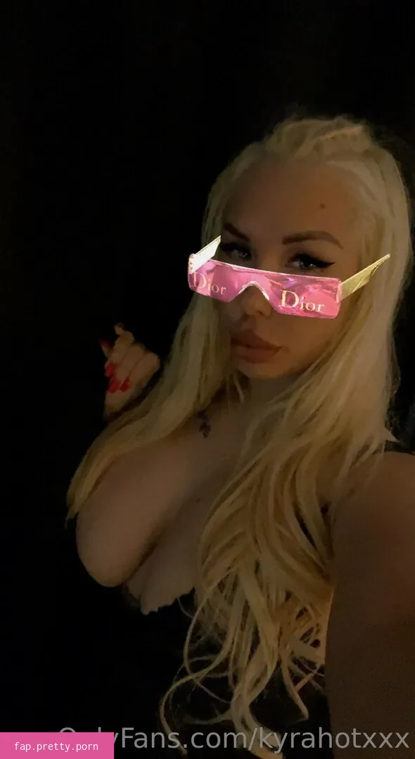 Kyra Hot - Photo #25