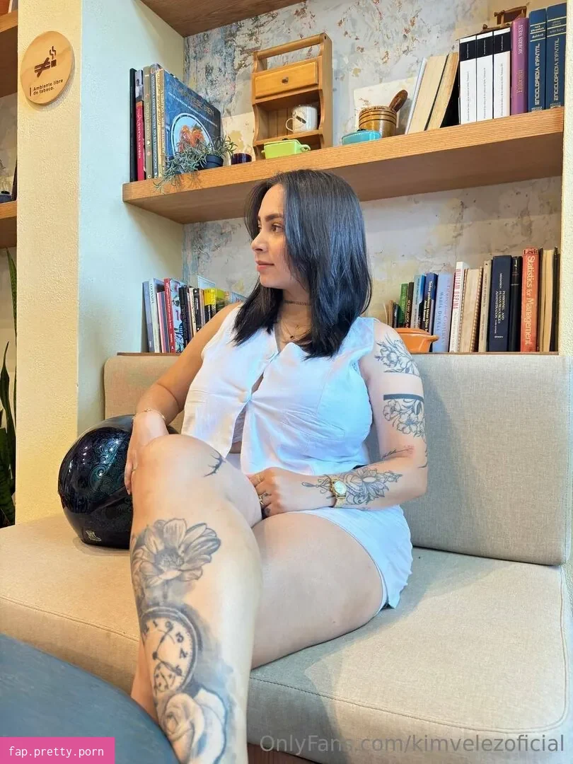 KimVelezOficial - Photo #00