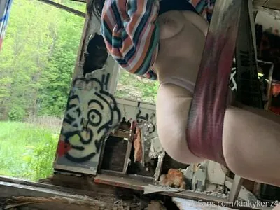 KinkyKenz4
