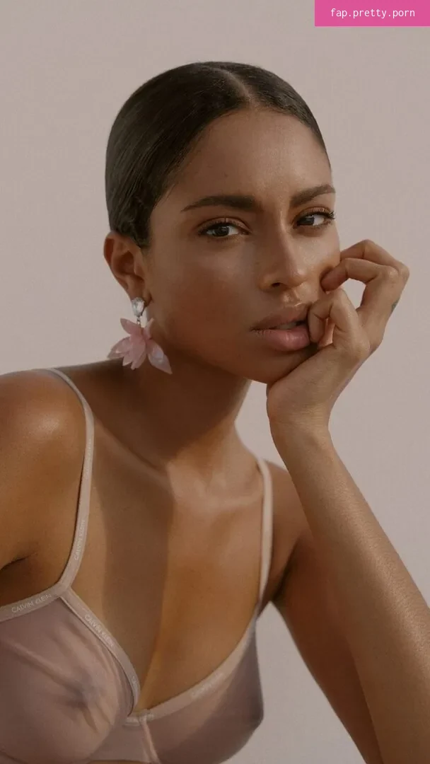 Karen Joigny - Photo #06