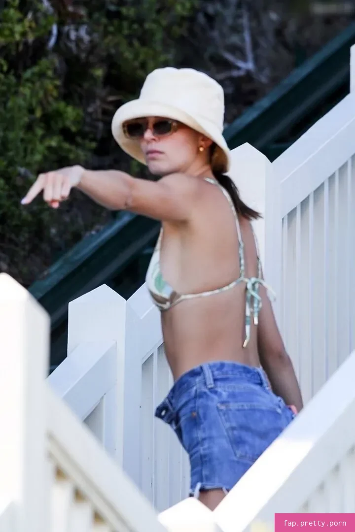 Kendall Jenner - Photo #00
