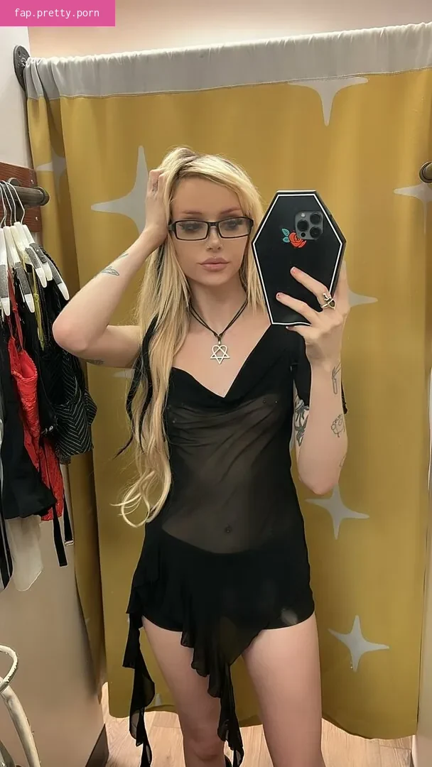 Kirsten Kaye - Photo #30