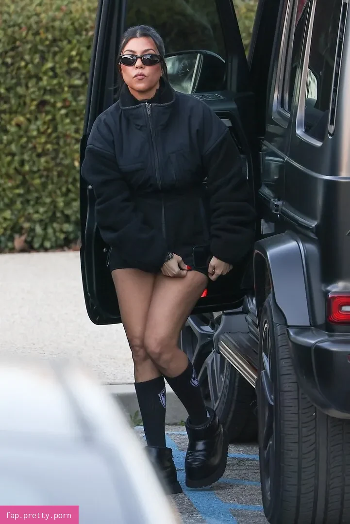 Kourtney Kardashian - Photo #77