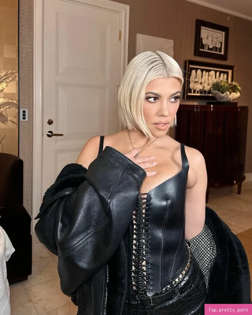 Kourtney Kardashian - Photo #19