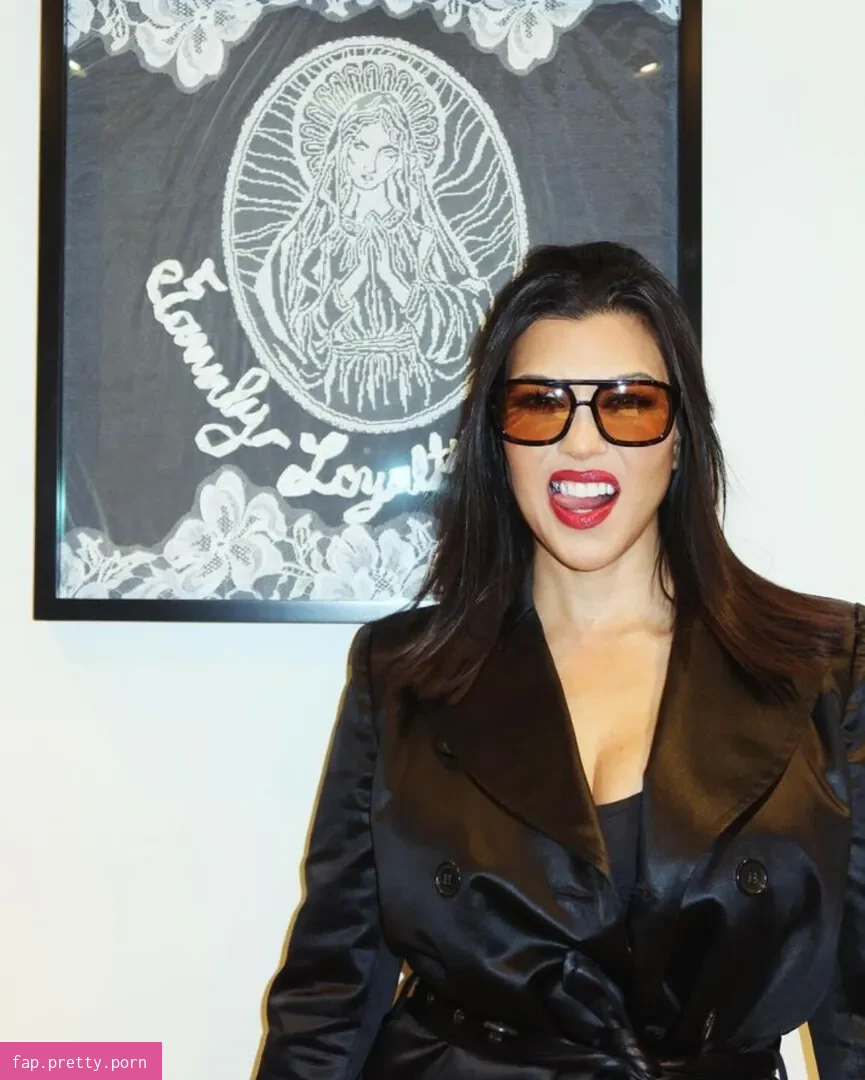 Kourtney Kardashian - Photo #12