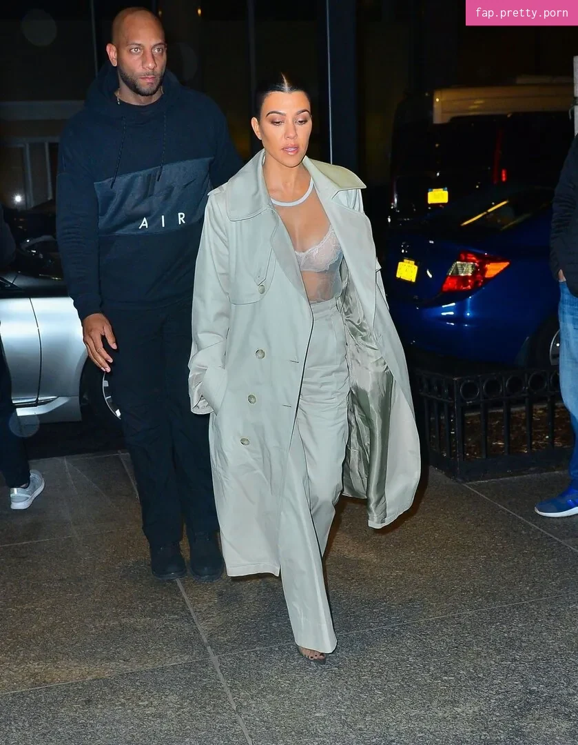Kourtney Kardashian - Photo #40