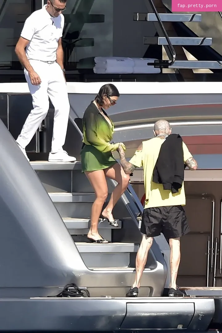 Kourtney Kardashian - Photo #85