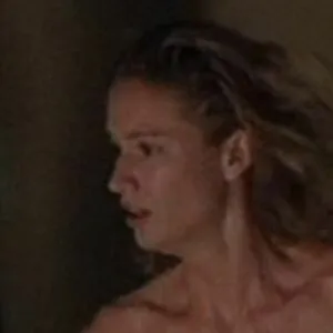 Kelly Lynch