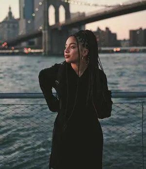 Kiana Ledé