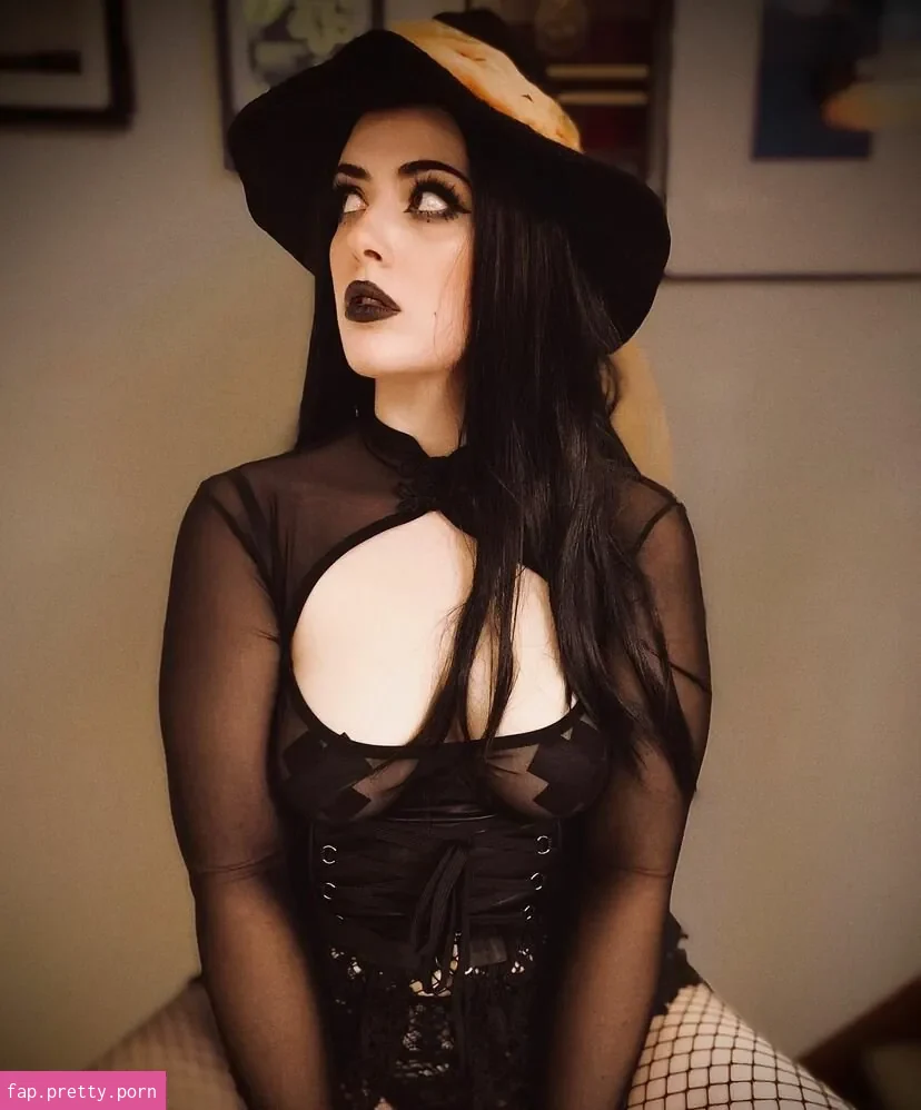 Kitty Lynd - Photo #33