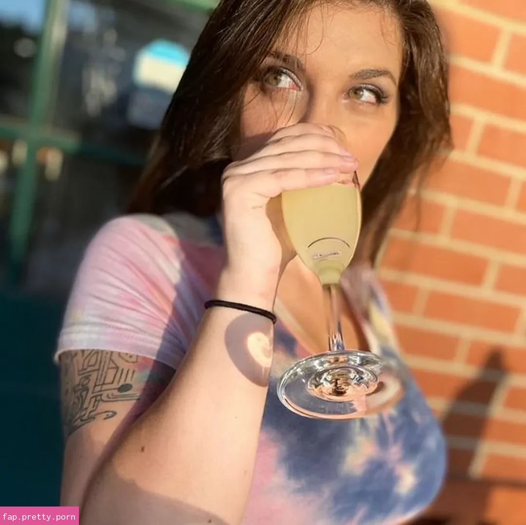 Kaitlyn M - Photo #30