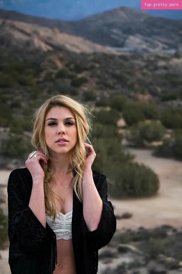 Kate Mansi - Photo #13