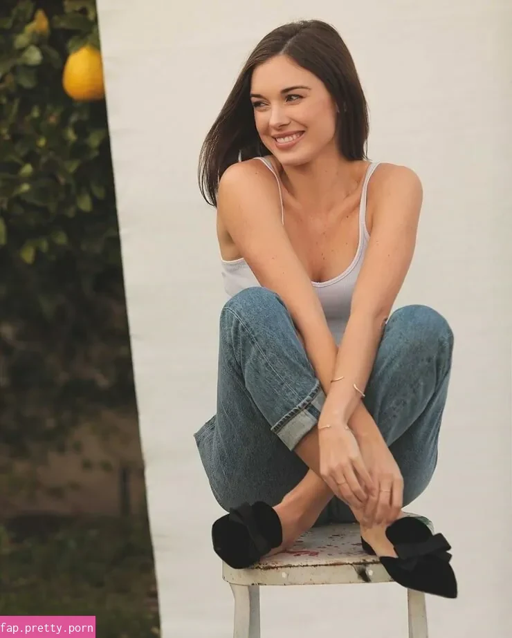 Katelyn MacMullen - Photo #03