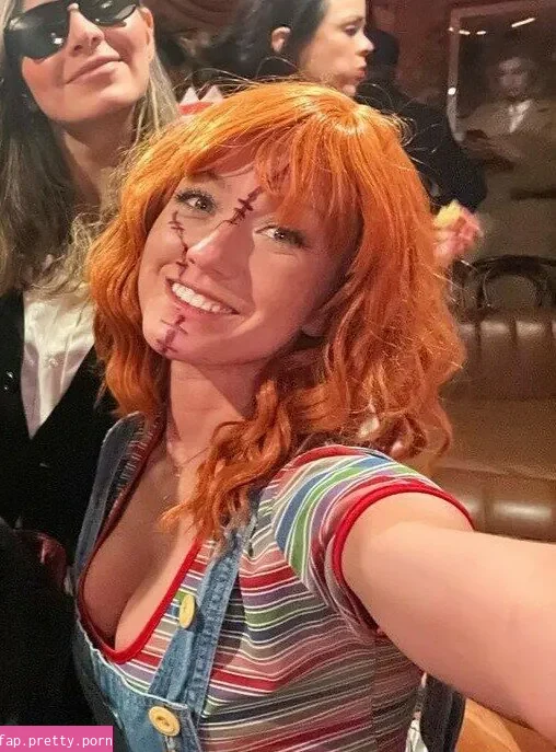 Katherine McNamara - Photo #19