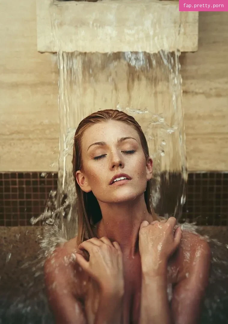 Katherine McNamara - Photo #43