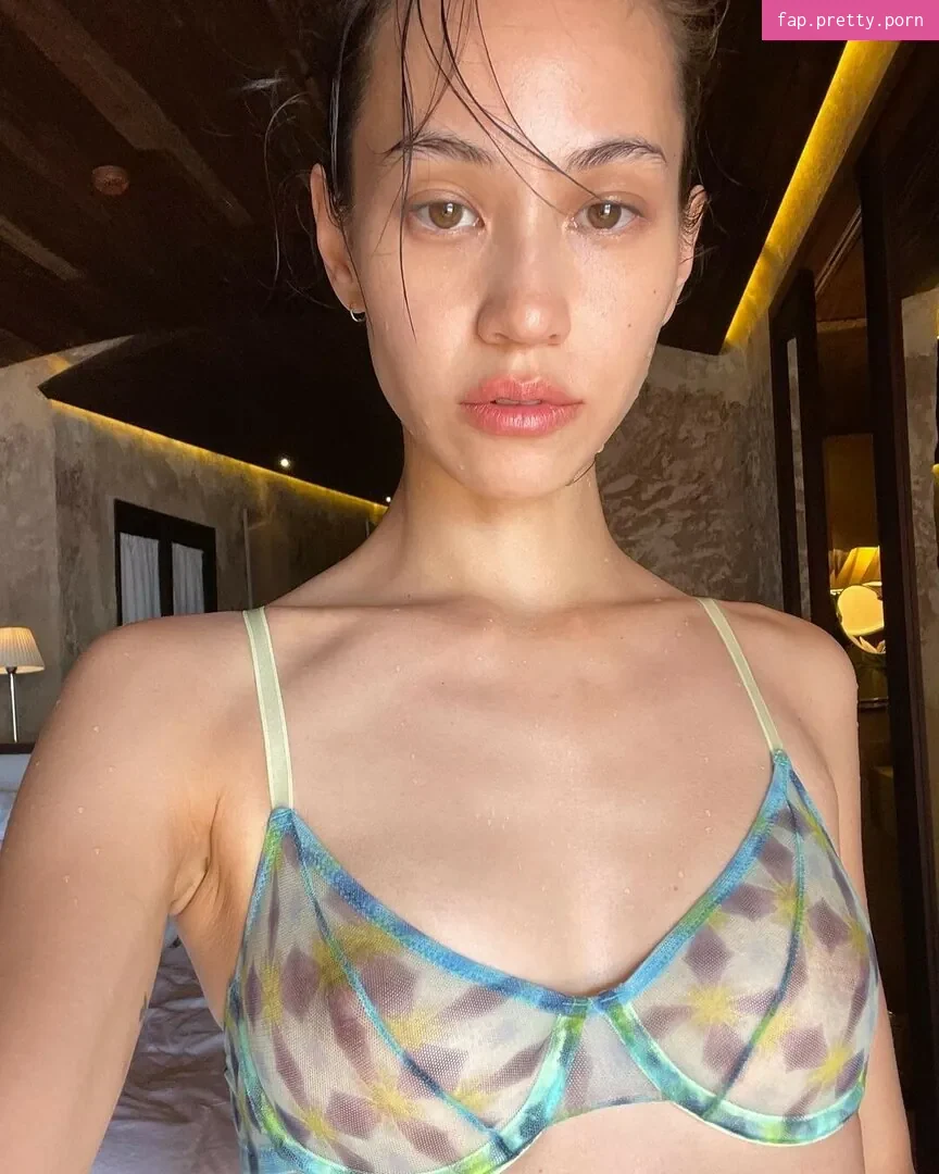 Kiko Mizuhara - Photo #17