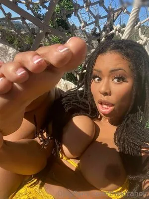 Kira Noir