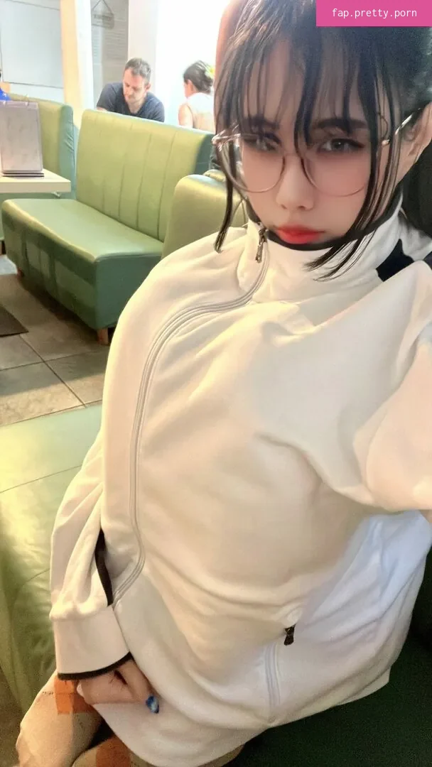 Kura Onee-san - Photo #03