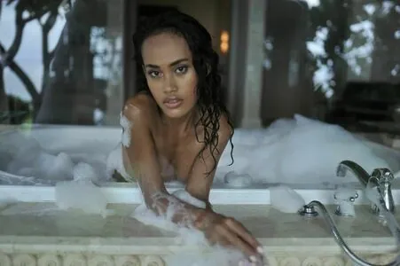 Kiana.pix