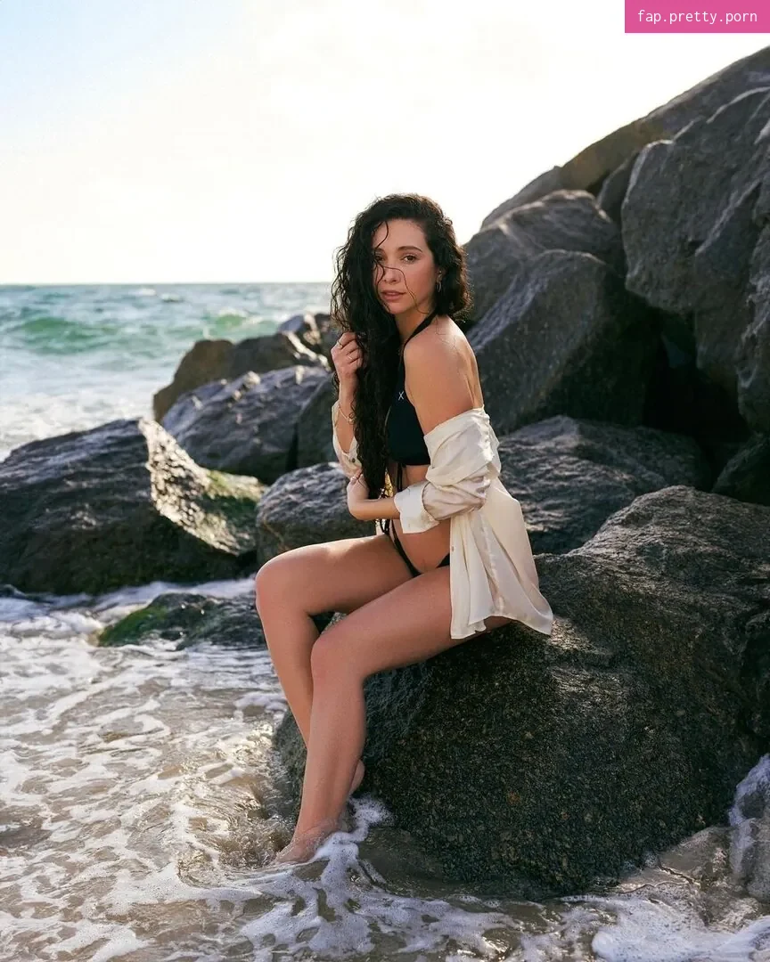 Kira Petilli - Photo #77