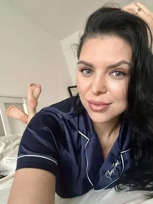 Kira Queen