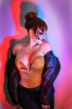 Kirsten Ria