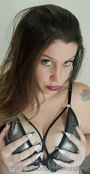 krisskissfree