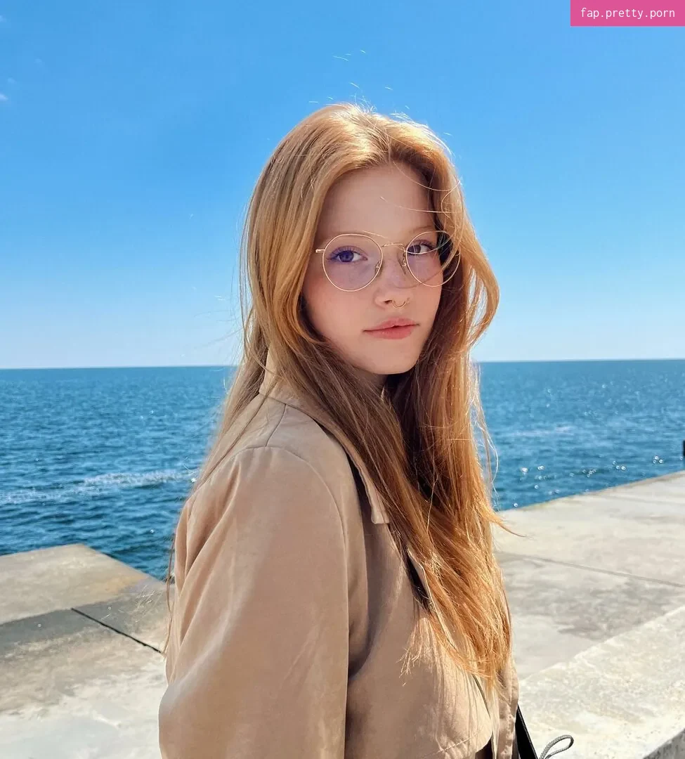 Katya Sitak - Photo #01