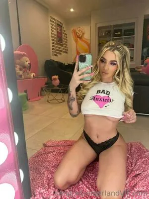 Kendra Sunderland