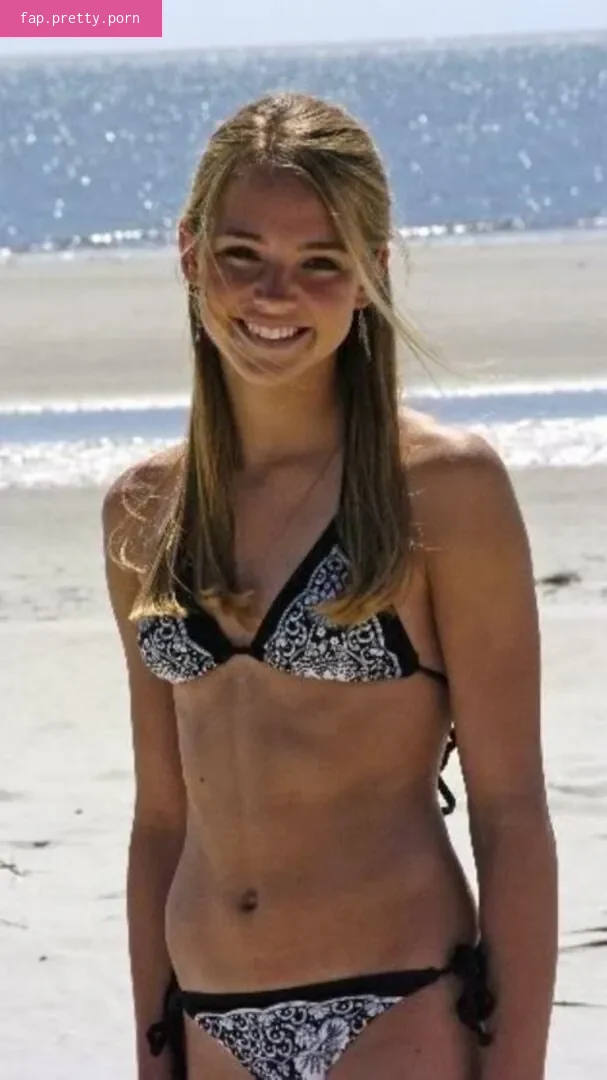 Katelyn Tarver - Photo #06