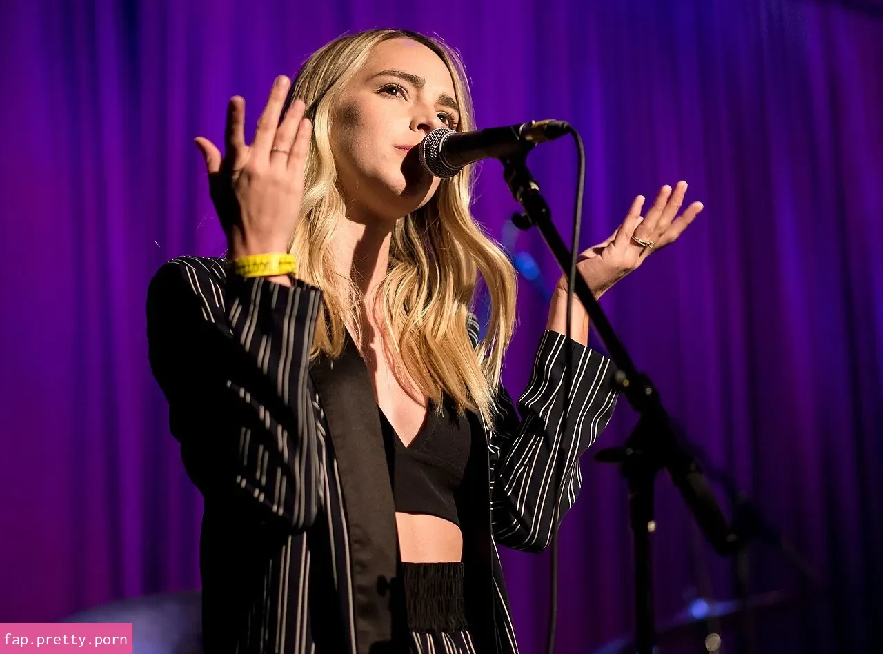 Katelyn Tarver - Photo #18