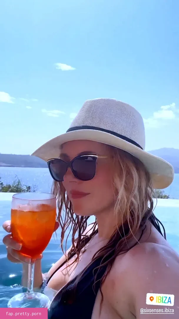 Katheryn Winnick - Photo #35
