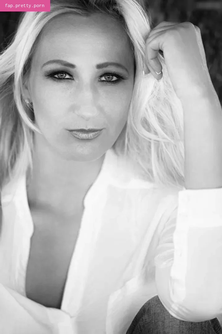 Kathleen White - Photo #41