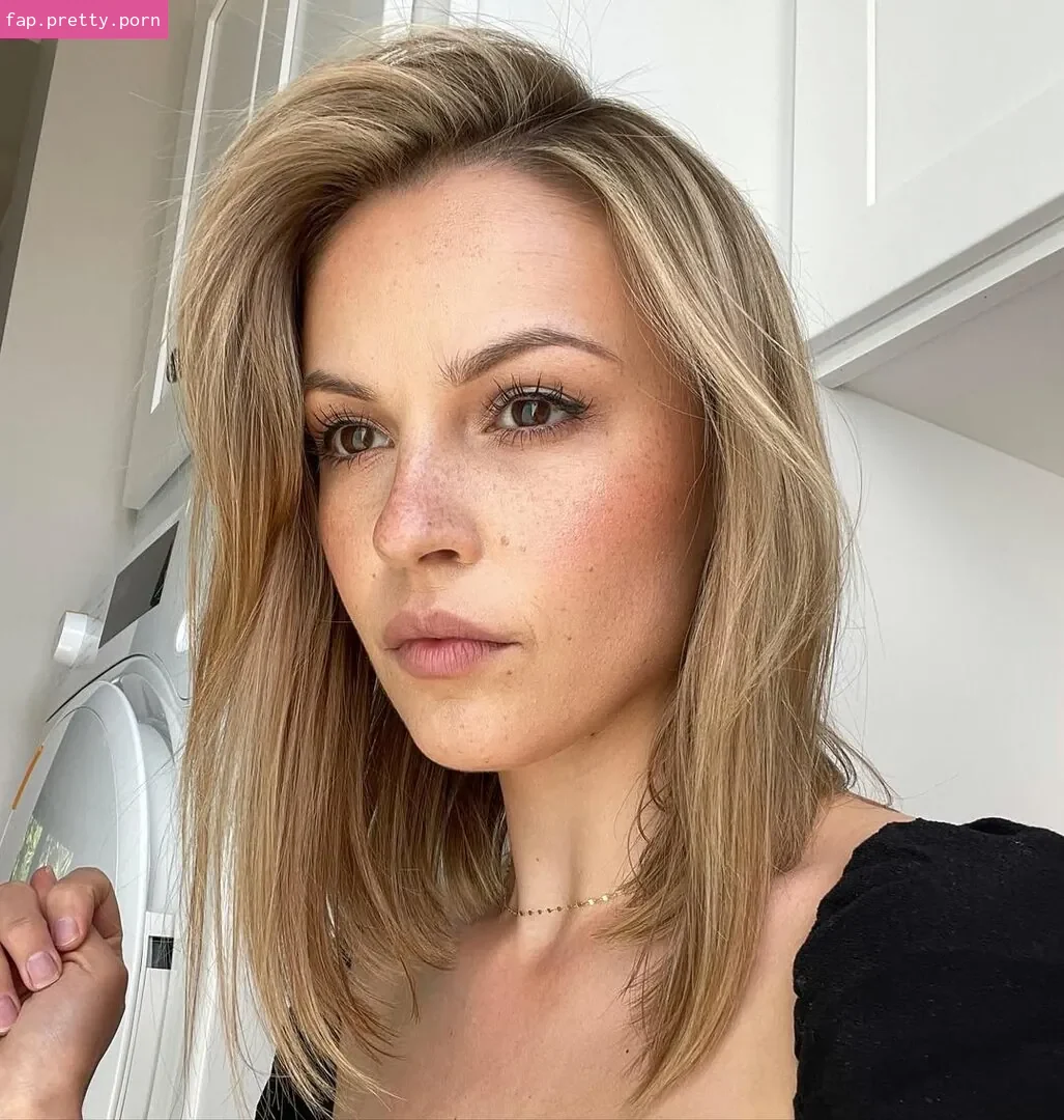 Kayla Wallace - Photo #30