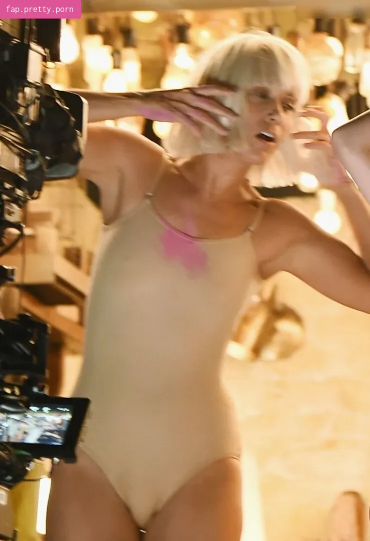 Kristen Wiig - Photo #35