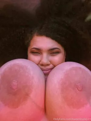 Kweenbailey23