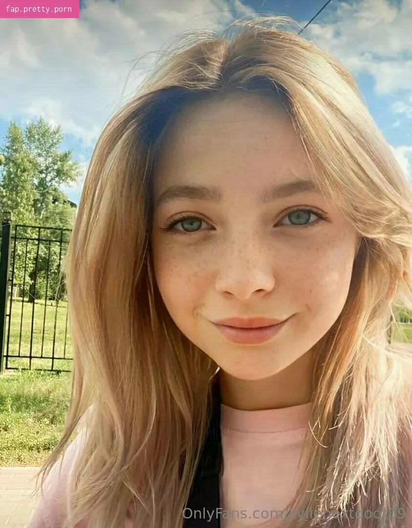 kylienextdoor69 - Photo #96