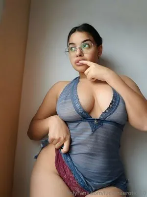 lucianaerotic2.0