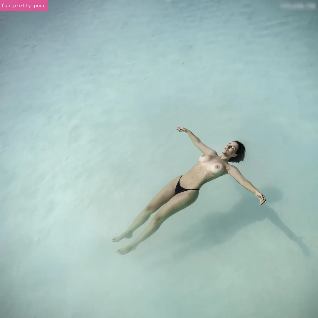 Lasirena69 - Photo #05