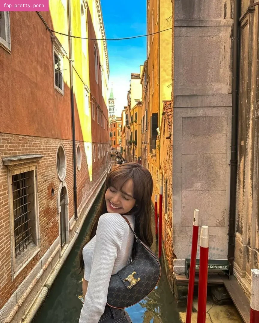Lisa - Photo #33