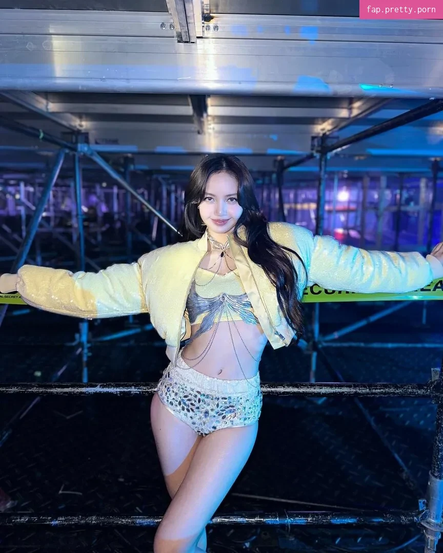 Lisa - Photo #35