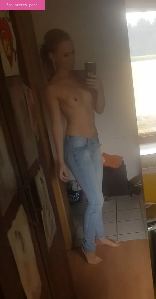 Leelaniii - Photo #93