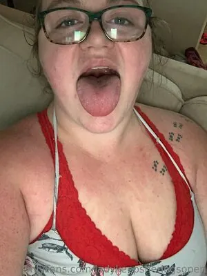 ladykeepsherlegsopen
