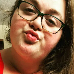 ladykeepsherlegsopen