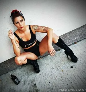 larraphoenix