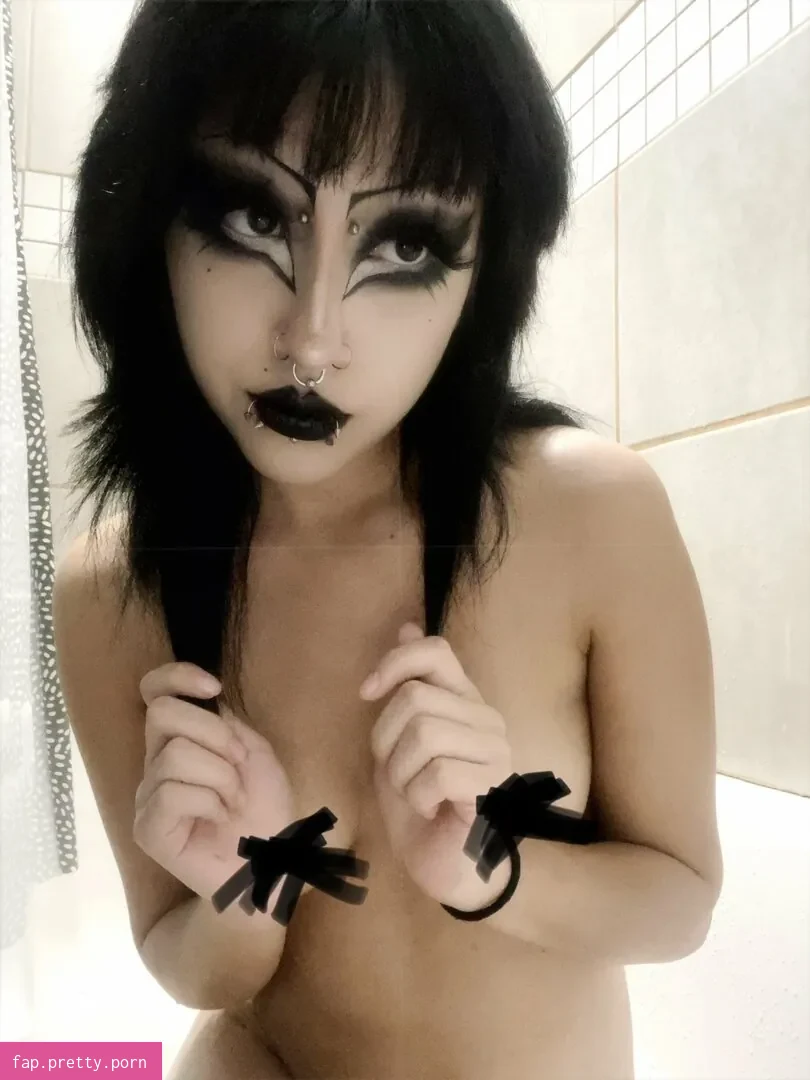 lasaddgirl_ - Photo #32
