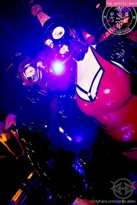 latex-alien - Photo #04
