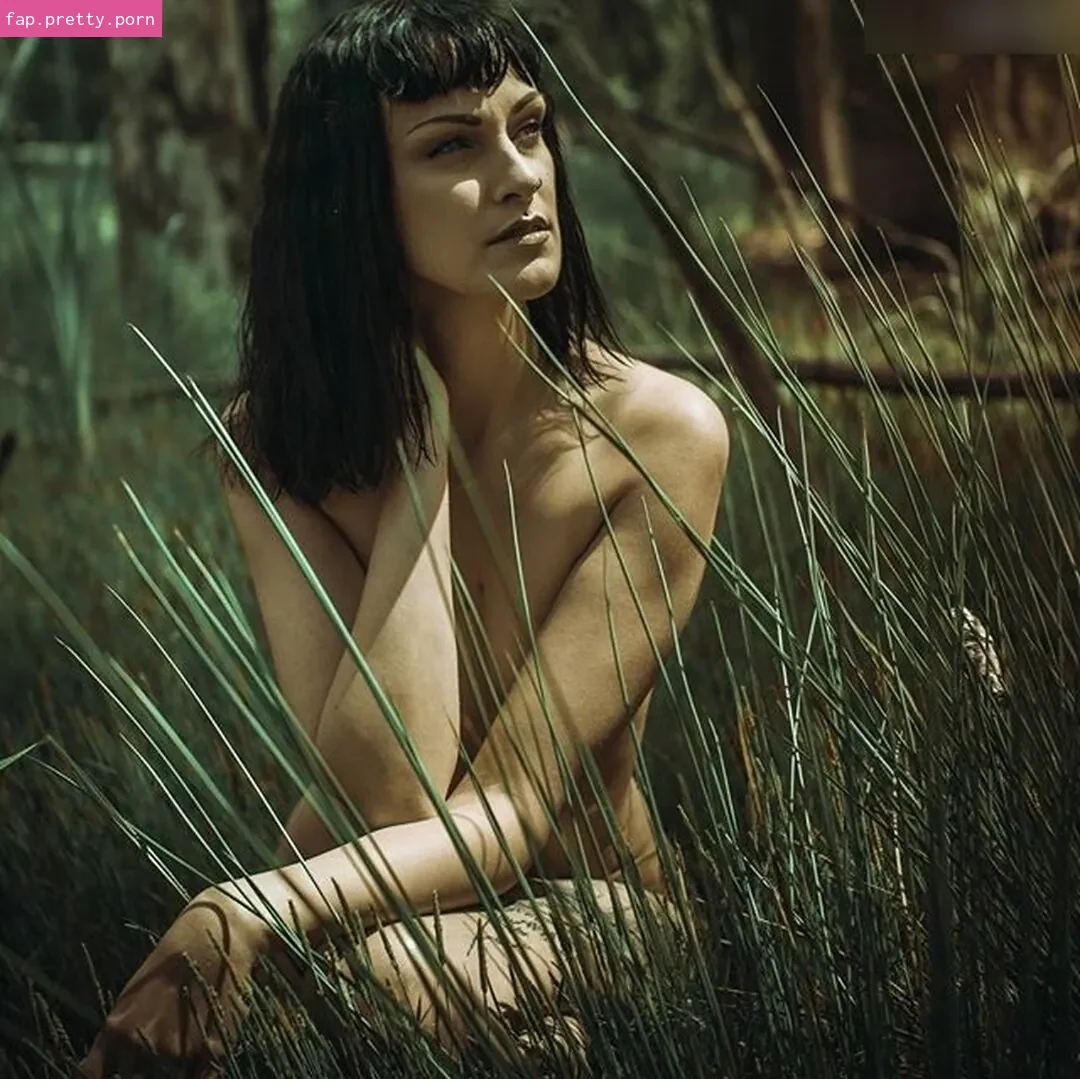 Laura aka miss.miau.wallace aka Frau Miau - Photo #08