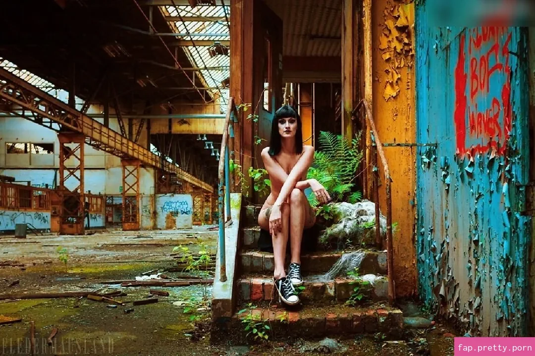 Laura aka miss.miau.wallace aka Frau Miau - Photo #10