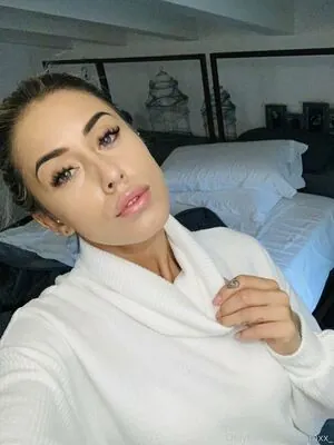laurabae_